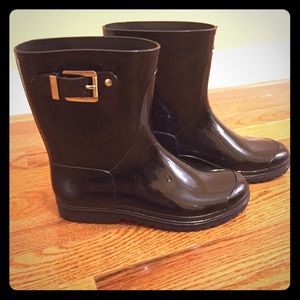 Black Aldo rainboots ☔️