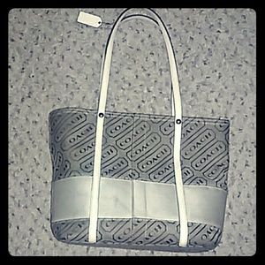 A coach handbag 💕