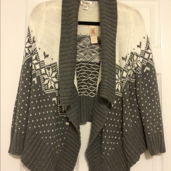 Cozy Snowflake Cardigan *NWT*