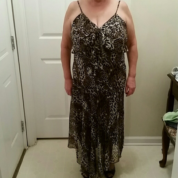 Dress - Picture 4 of 4