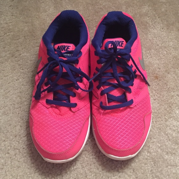 Nike Flex Experience RN 3 size 7