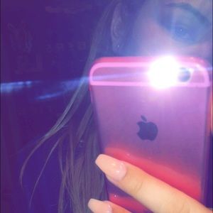 Meet your Posher, Chloe