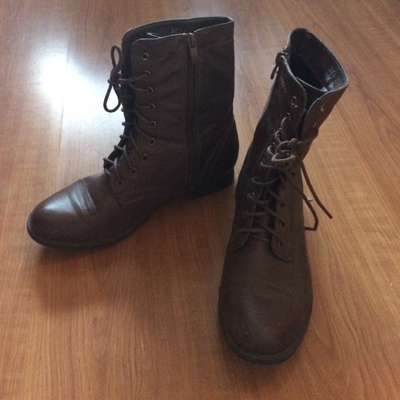 Brown tie up boots