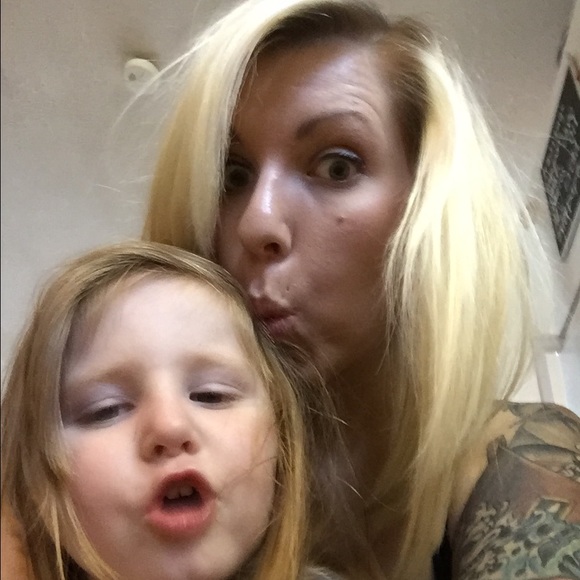 Meet your Posher, Linsy