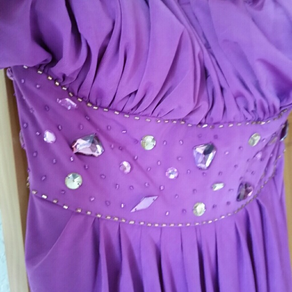 Dress - Picture 2 of 4