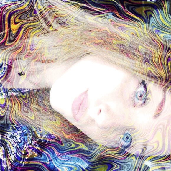 Meet your Posher, Courtney