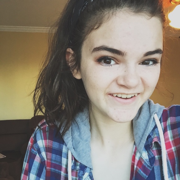 Meet your Posher, Tori - Picture 1 of 1