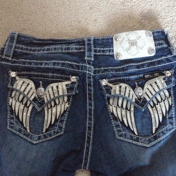 Miss me mid-rise cuffed Capri Jeans!