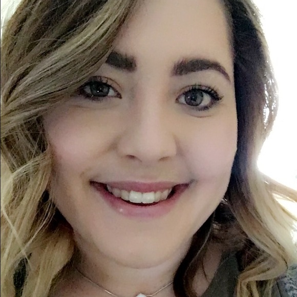 Meet your Posher, Allie - Picture 2 of 2