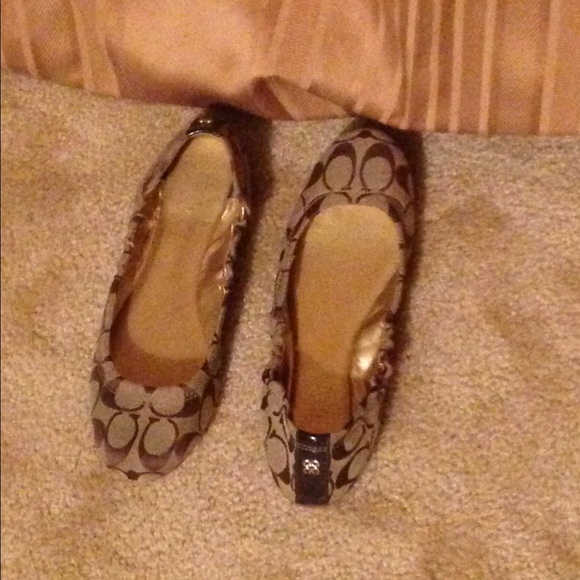 Coach flats
