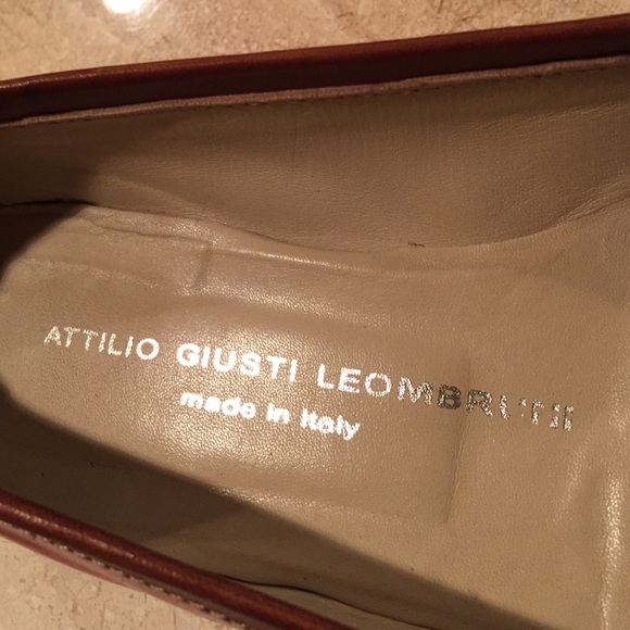 Open Toe Patent and Leather Flats - Picture 3 of 4