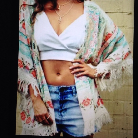 NWT Women Boho Fringe Kimono S