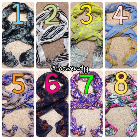 2 Charlotte Russe Cute Print Wrap Scarf - Picture 3 of 4