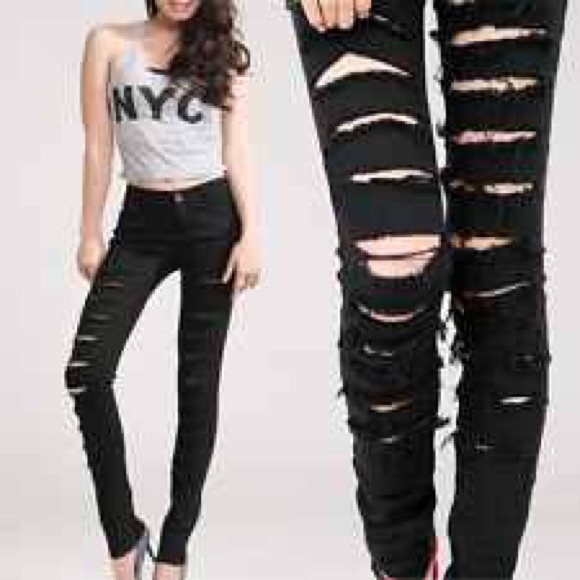 Black ripped skinny jeans