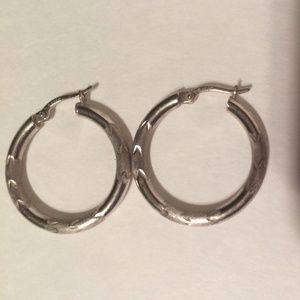 💥14k💥MOVING SALE💥 white gold hoops✨