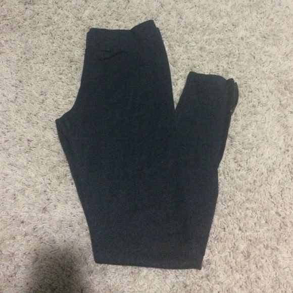 A.E gray leggings 💕