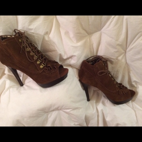 N.Y.L.A. Suede Fringe Open Toe Ankle Boots - Picture 3 of 4