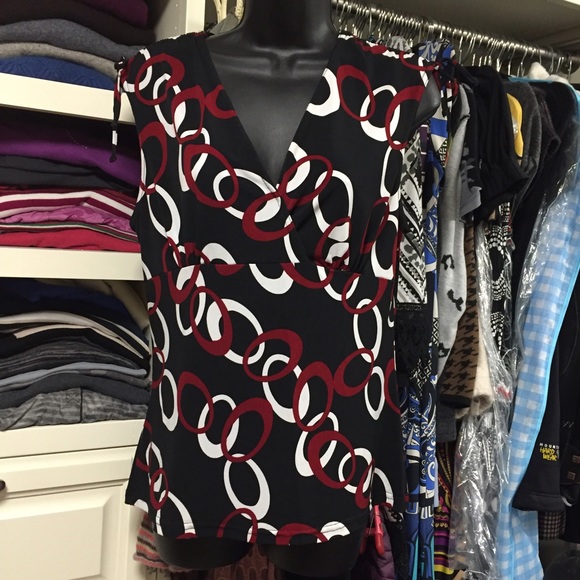 Wrapper Sleeveless Circle Top