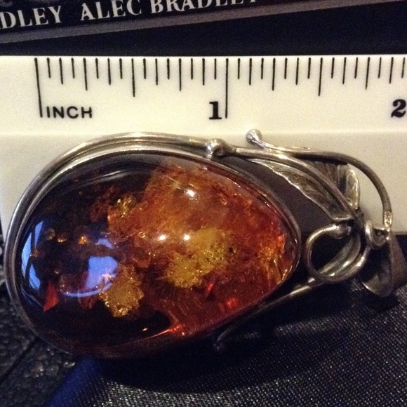 NATURAL --Amber pendant set in silver