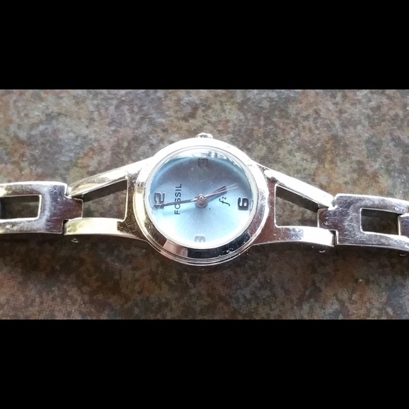 Fossil Ladies Watch.  Preowned. New Battery! - Picture 1 of 3