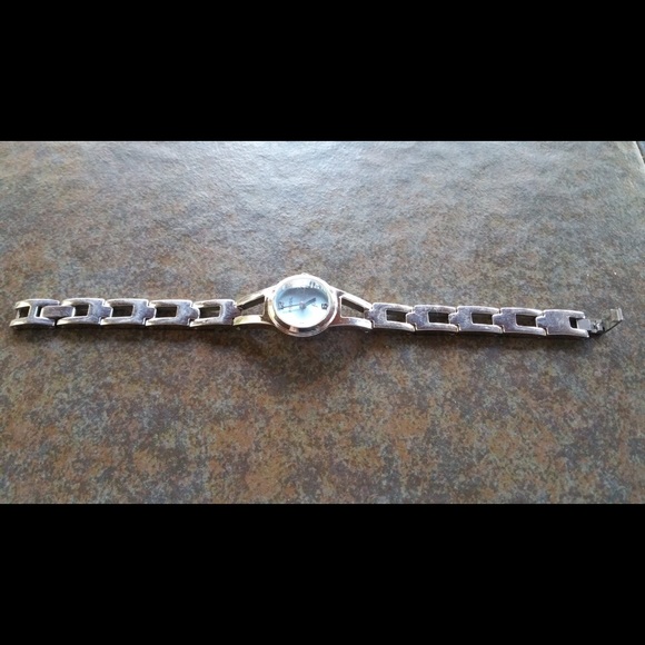 Fossil Ladies Watch. Preowned. New Battery! - Picture 2 of 3