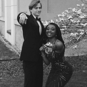 Meet your Posher, Joya