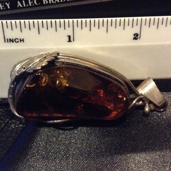 NATURAL-Amber pendant set in silver