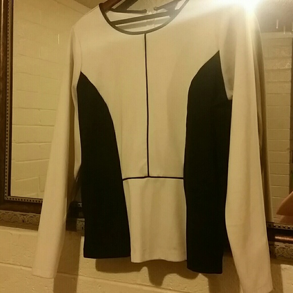 White and black color block top - Picture 2 of 4