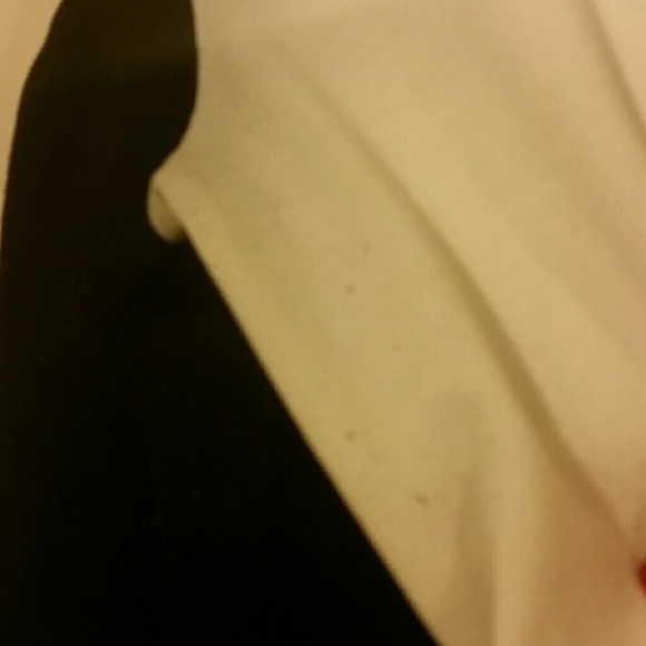 White and black color block top - Picture 3 of 4