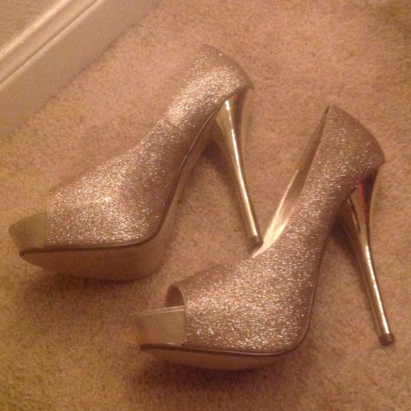 Heels - Picture 2 of 2