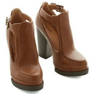 Qupid Tremendous Talent Bootie in Cognac