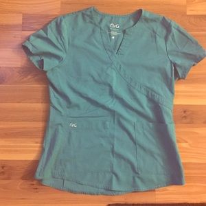 NRG Scrub top