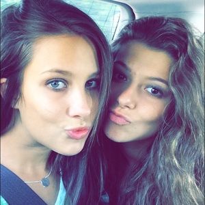 Meet your Posher, Andrea