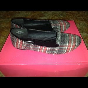Arizona Jean Co. Red Plaid Flats