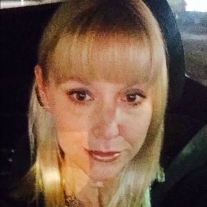 Meet your Posher, Caroline