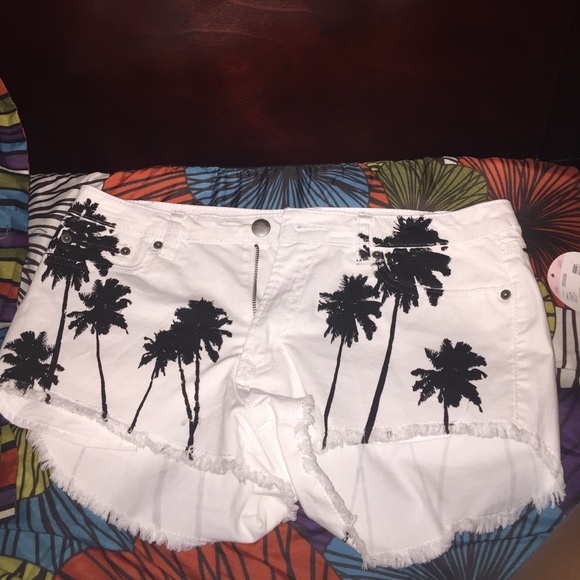 Palmetto tree shorts - Picture 1 of 1