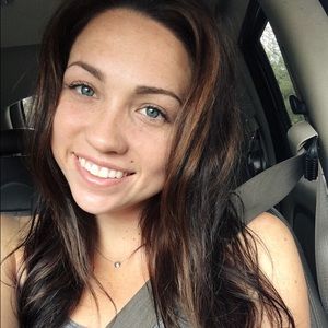 Meet your Posher, Brooke