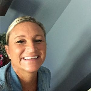 Meet your Posher, Denise