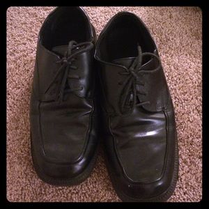 Men's dress shoes
