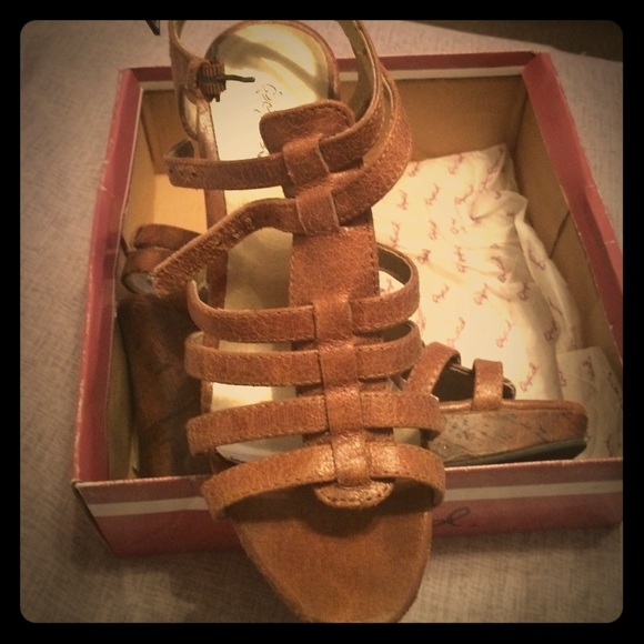 Brown wedges