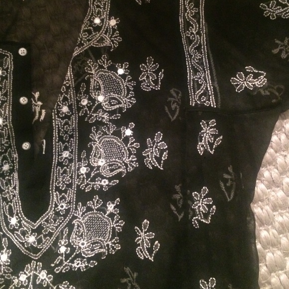 Sheer black embroidered tunic - Picture 4 of 4