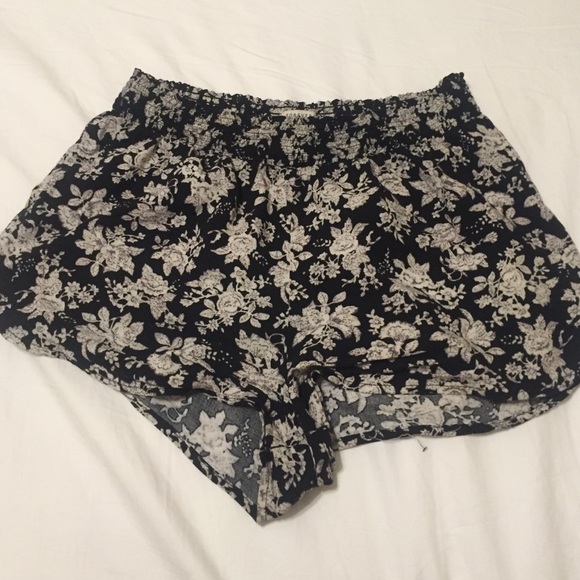 Floral printed soft shorts