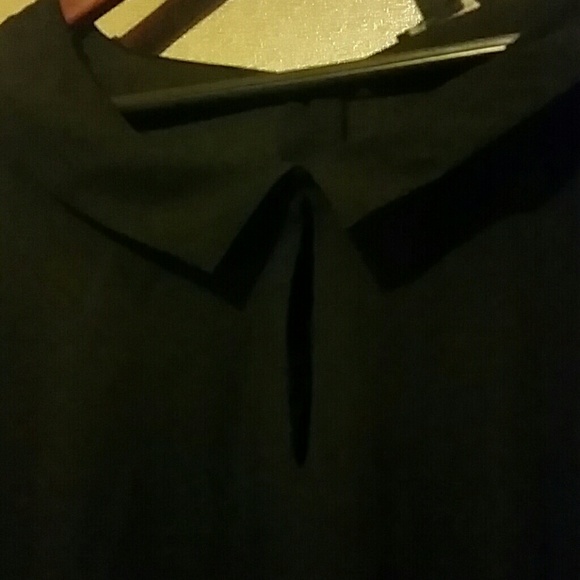 Peasant style button back blouse with key hole - Picture 2 of 3