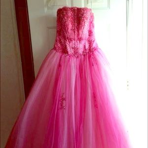 Hot pink princess ball gown. Size 4/6 worn once