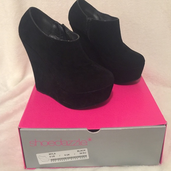 "Myla" Shoedazzle booties