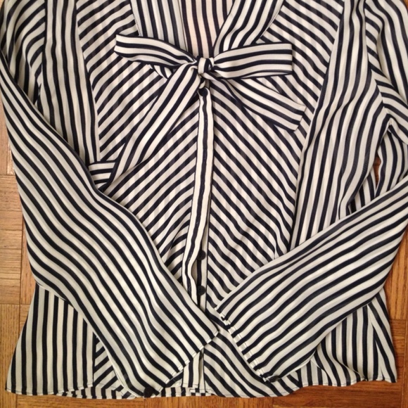 NWOT Violet and Claire Top⭐BUNDLED - Picture 2 of 4