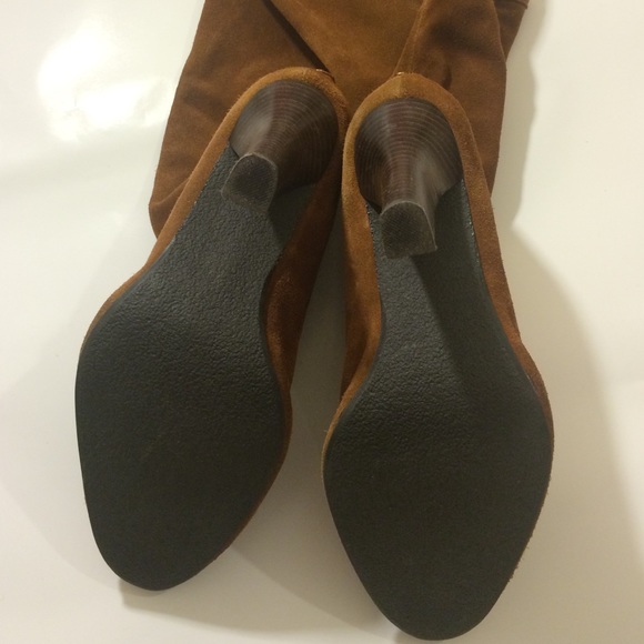 Hot In Hollywood Suede Boots - Picture 4 of 6