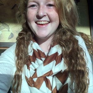 Meet your Posher, Lydia