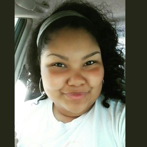 Meet your Posher, Monique