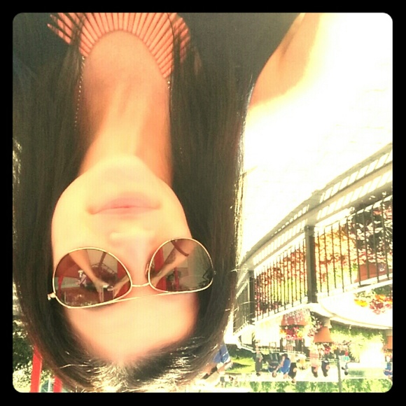 Meet your Posher, Randi - Picture 1 of 1